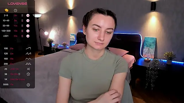 Snapshot of annacooleman chatting on 02/19/25, 02:23 annacooleman online show from 02/19/25, 02:23