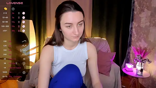 Snapshot of annacooleman chatting on 10/07/25, 02:20 annacooleman online show from 10/07/25, 02:20