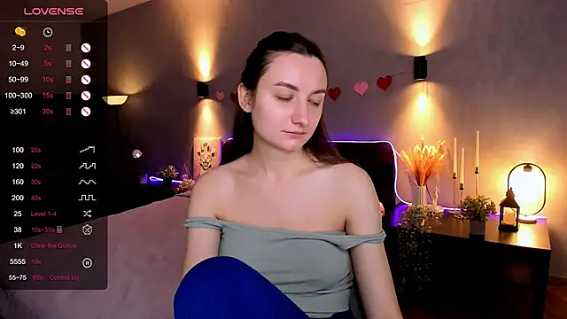 Snapshot of annacooleman chatting on 10/14/25, 02:23 annacooleman online show from 10/14/25, 02:23