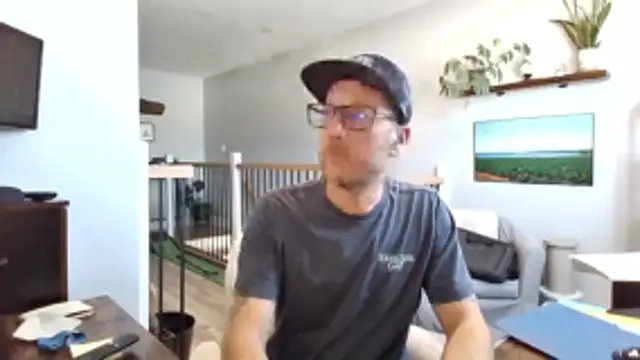 Snapshot of Bigdicktrav902 chatting on 02/25/26, 02:37 Bigdicktrav902 online show from 02/25/26, 02:37