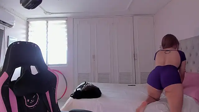 SweetJennaa online show from 10/24/25, 06:26