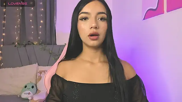 Snapshot of emy_bonita1 chatting on 12/20/24, 02:41 emy bonita1 online show from 12/20/24, 02:41