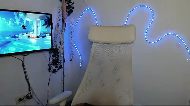 Snapshot of MiaRouge chatting on 01/21/25, 07:04 MiaRouge online show from 01/21/25, 07:04