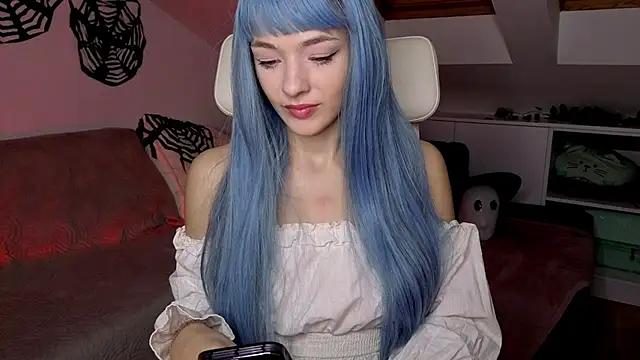 Snapshot of MiaRouge chatting on 10/31/25, 02:45 MiaRouge online show from 10/31/25, 02:45