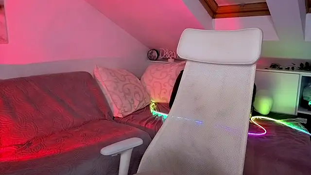 Snapshot of MiaRouge chatting on 11/02/25, 03:53 MiaRouge online show from 11/02/25, 03:53