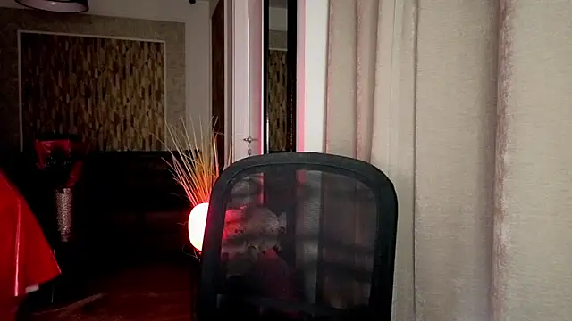 Snapshot of MiaRouge chatting on 02/10/26, 10:41 MiaRouge online show from 02/10/26, 10:41