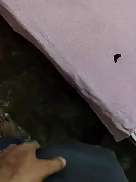 PRIYANHUxh online show from 04/22/26, 04:48