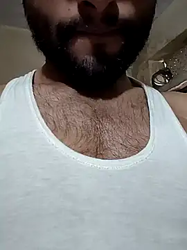 PRIYANHUxh online show from 04/23/26, 04:57