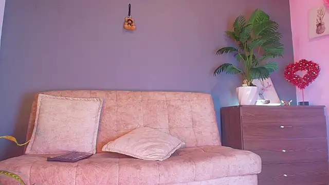 jade brunnette online show from 04/17/26, 08:12