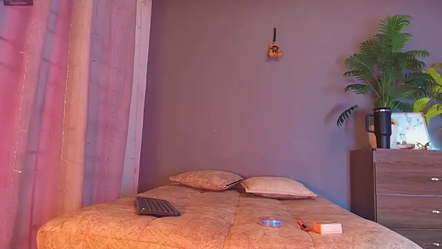 jade brunnette online show from 04/24/26, 08:22