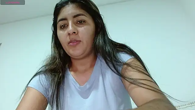 Snapshot of danna_peterson1 chatting on 05/17/26, 11:23 danna peterson1 online show from 05/17/26, 11:23