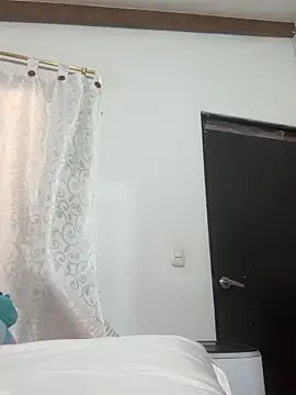 Snapshot of mia_cooper_24 chatting on 12/28/24, 05:46 mia cooper 24 online show from 12/28/24, 05:46