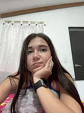 Snapshot of mia_cooper_24 chatting on 01/06/25, 08:50 mia cooper 24 online show from 01/06/25, 08:50