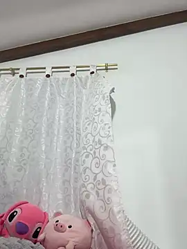 Snapshot of mia_cooper_24 chatting on 01/09/25, 09:47 mia cooper 24 online show from 01/09/25, 09:47