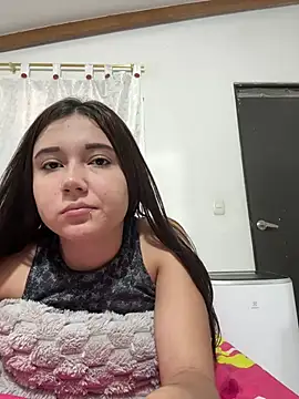 Snapshot of mia_cooper_24 chatting on 02/04/25, 07:44 mia cooper 24 online show from 02/04/25, 07:44