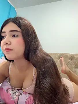 Snapshot of mia_cooper_24 chatting on 05/30/26, 06:32 mia cooper 24 online show from 05/30/26, 06:32