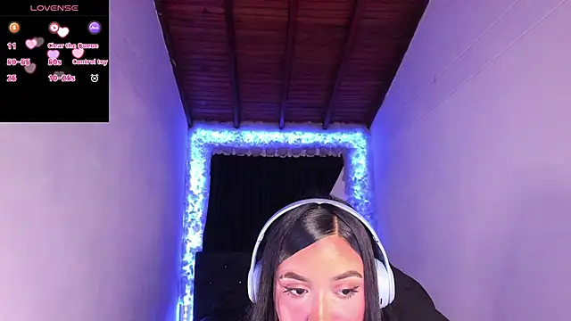 Snapshot of Mariana_Hasper_ chatting on 12/04/24, 02:20 Mariana Hasper  online show from 12/04/24, 02:20