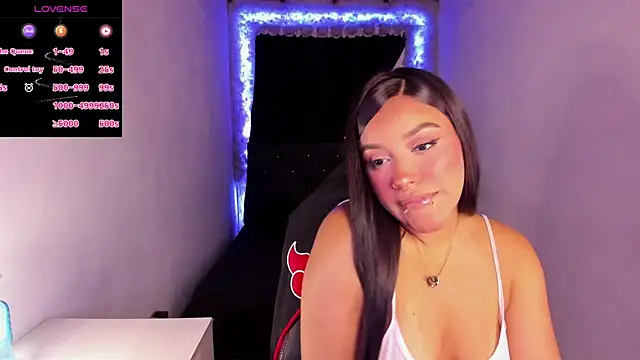 Snapshot of Mariana_Hasper_ chatting on 12/20/24, 01:36 Mariana Hasper  online show from 12/20/24, 01:36