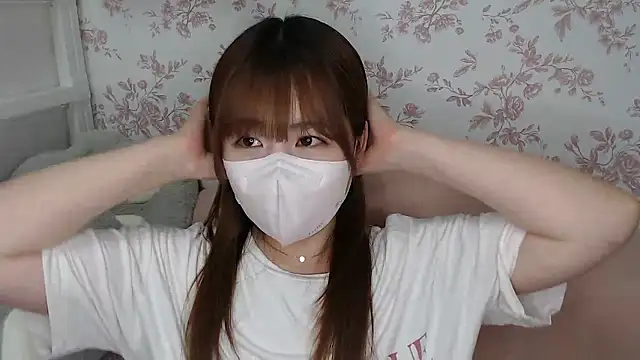 Snapshot of mei_hosina chatting on 06/15/26, 03:47 mei hosina online show from 06/15/26, 03:47
