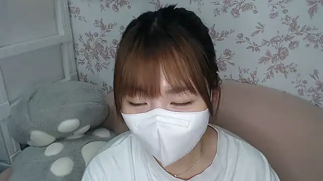 Snapshot of mei_hosina chatting on 06/16/26, 04:42 mei hosina online show from 06/16/26, 04:42