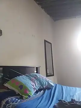 Snapshot of AlexaWarner chatting on 11/04/25, 04:06 AlexaWarner online show from 11/04/25, 04:06