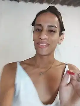 Snapshot of AlexaWarner chatting on 11/16/25, 04:12 AlexaWarner online show from 11/16/25, 04:12