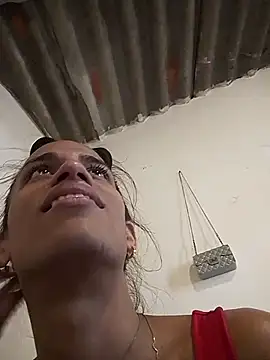 Snapshot of AlexaWarner chatting on 11/24/25, 07:57 AlexaWarner online show from 11/24/25, 07:57