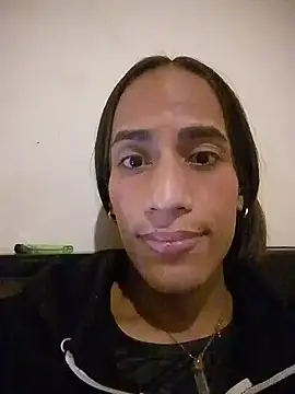 Snapshot of AlexaWarner chatting on 12/04/25, 05:17 AlexaWarner online show from 12/04/25, 05:17