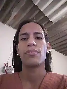 Snapshot of AlexaWarner chatting on 12/05/25, 06:26 AlexaWarner online show from 12/05/25, 06:26