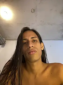 Snapshot of AlexaWarner chatting on 06/22/26, 10:07 AlexaWarner online show from 06/22/26, 10:07