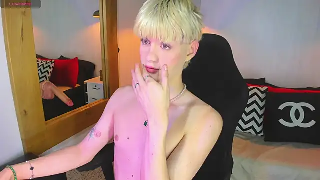 VladHellsing4 online show from 02/04/26, 02:23