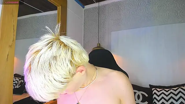 VladHellsing4 online show from 02/21/26, 09:38