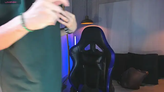 VladHellsing4 online show from 06/30/26, 02:07