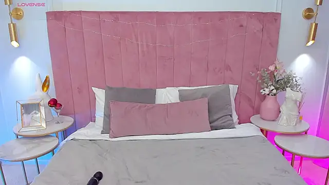 MilaVoxx online show from 04/22/26, 04:59