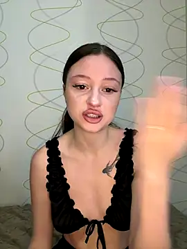 Kimsweet7 online show from 10/26/25, 10:54