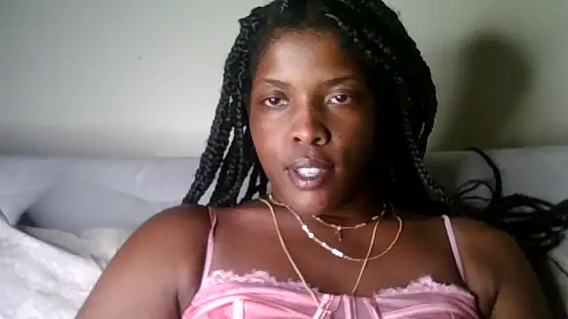 Snapshot of CaramelGoddessxoxo chatting on 06/05/26, 11:10 CaramelGoddessxoxo online show from 06/05/26, 11:10