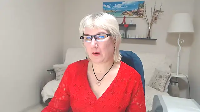 Snapshot of FleurMays chatting on 02/03/25, 08:24 FleurMays online show from 02/03/25, 08:24