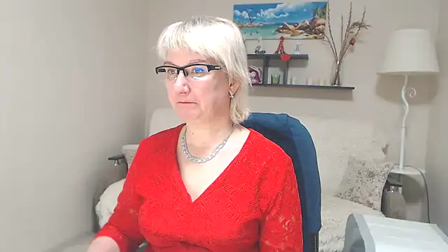 Snapshot of FleurMays chatting on 02/04/25, 06:57 FleurMays online show from 02/04/25, 06:57