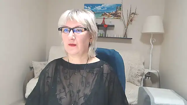 Snapshot of FleurMays chatting on 02/10/25, 08:20 FleurMays online show from 02/10/25, 08:20