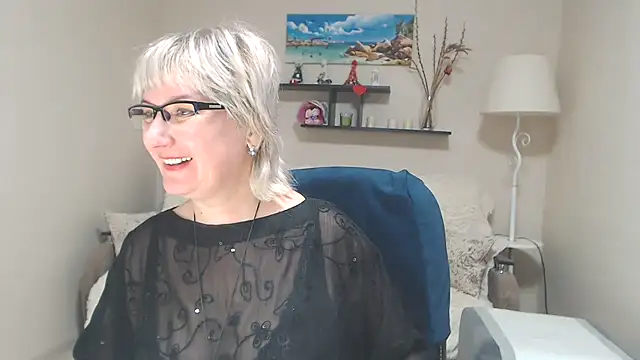 Snapshot of FleurMays chatting on 02/10/25, 11:25 FleurMays online show from 02/10/25, 11:25