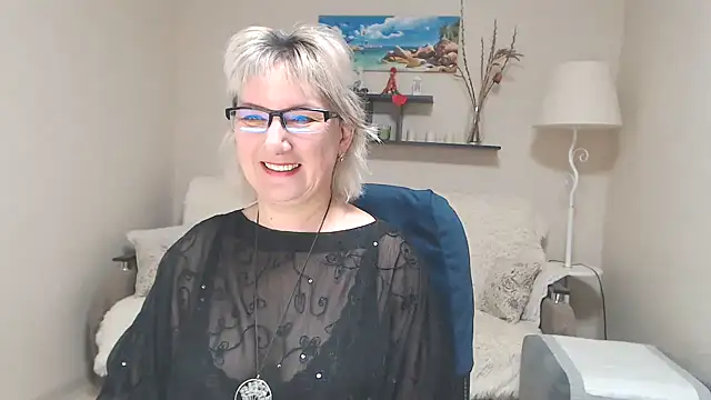 Snapshot of FleurMays chatting on 02/12/25, 07:02 FleurMays online show from 02/12/25, 07:02