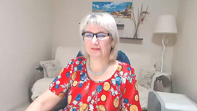 Snapshot of FleurMays chatting on 02/13/25, 04:11 FleurMays online show from 02/13/25, 04:11