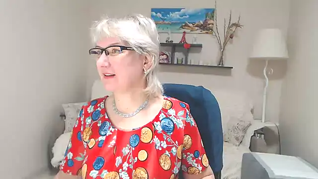 Snapshot of FleurMays chatting on 02/14/25, 06:56 FleurMays online show from 02/14/25, 06:56