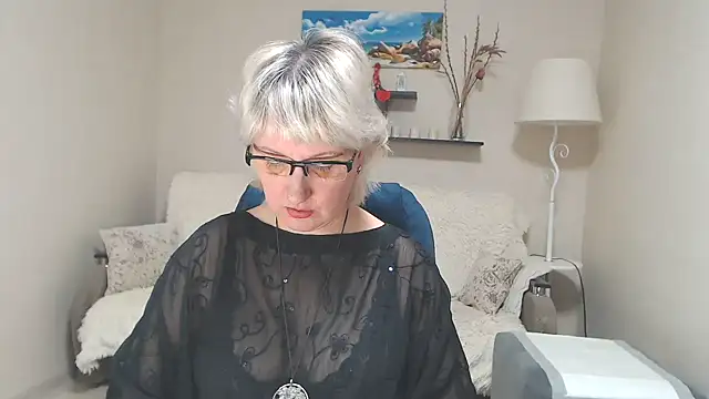 Snapshot of FleurMays chatting on 02/14/25, 11:42 FleurMays online show from 02/14/25, 11:42