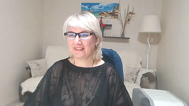 Snapshot of FleurMays chatting on 02/15/25, 09:05 FleurMays online show from 02/15/25, 09:05