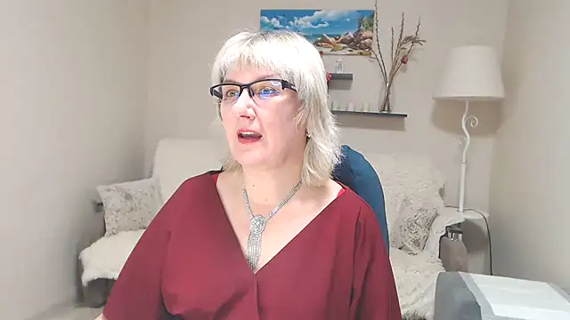 Snapshot of FleurMays chatting on 02/17/25, 10:51 FleurMays online show from 02/17/25, 10:51