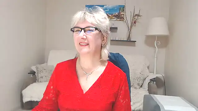 Snapshot of FleurMays chatting on 02/18/25, 04:26 FleurMays online show from 02/18/25, 04:26