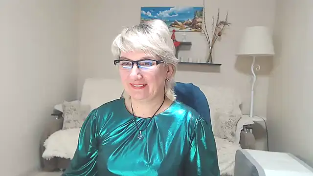 Snapshot of FleurMays chatting on 02/19/25, 07:50 FleurMays online show from 02/19/25, 07:50