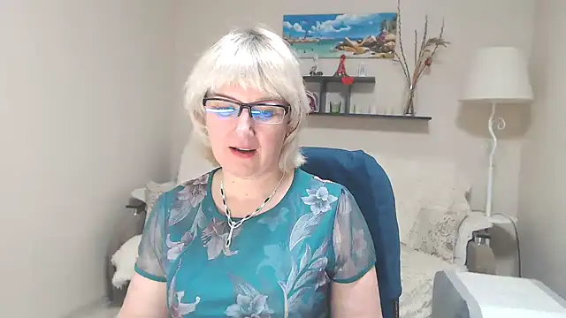 Snapshot of FleurMays chatting on 02/20/25, 08:06 FleurMays online show from 02/20/25, 08:06