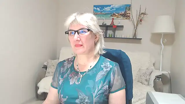 Snapshot of FleurMays chatting on 02/21/25, 09:13 FleurMays online show from 02/21/25, 09:13